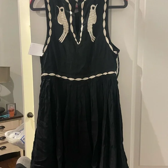 NWT FREE PEOPLE “birds of a feather” black and white embroidered mini dress SZ 6 - Picture 8 of 9
